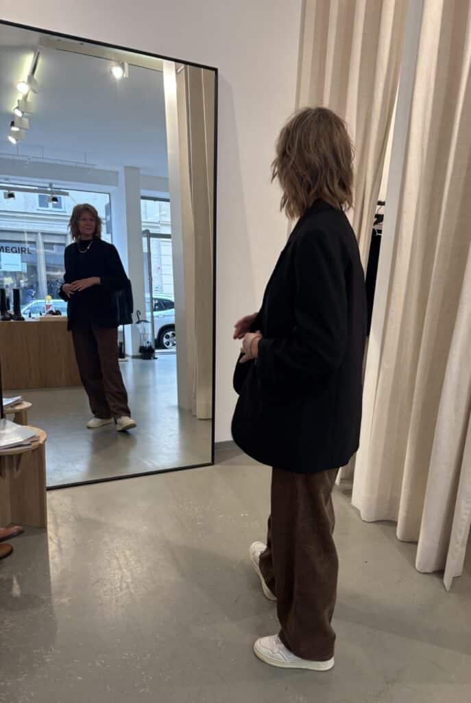 Stylingtipps Business_Anzug und Sneakers