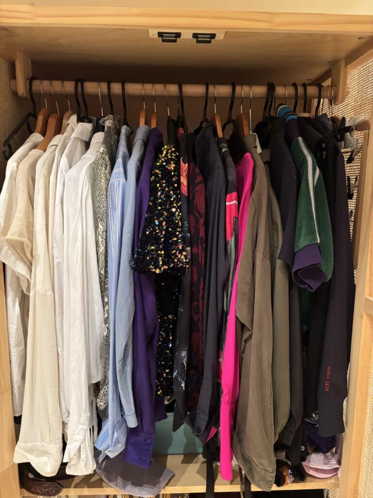 Vorhandene Kleidung neu entdecken und kombinieren