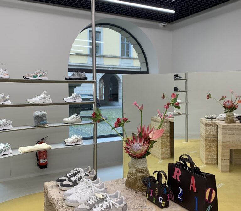 Shopping in München: Die Brienner Straße zwischen Odeons-, und Amiraplatz