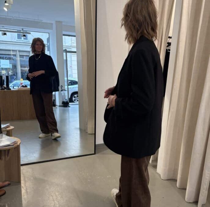Moderne Business Outfits 2025 – 5 Stylingtipps für spannende Büro-Looks