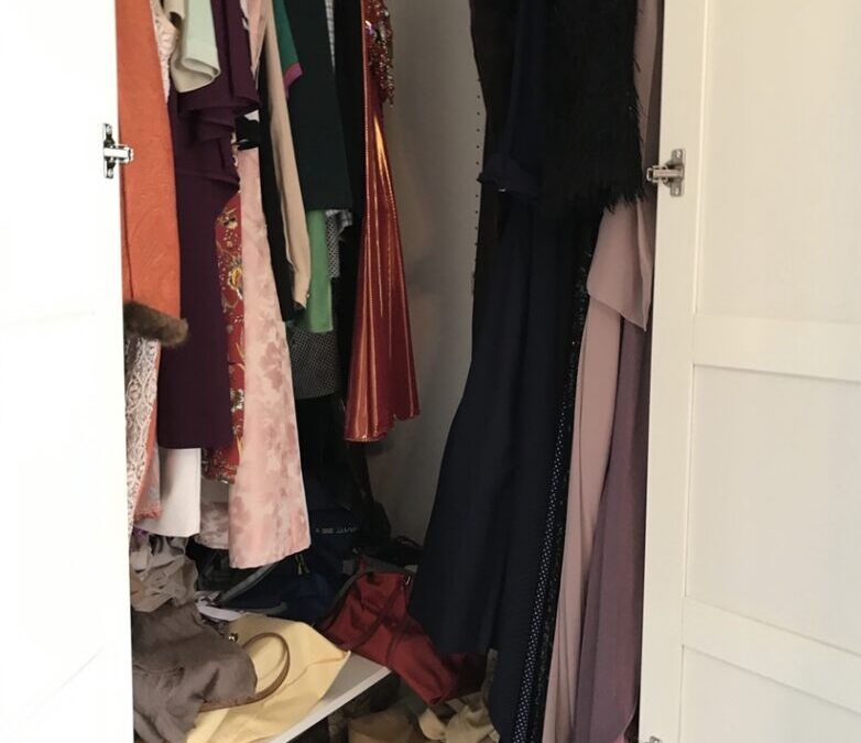 Tipps für das Sortieren und Aussortieren deiner Kleidung